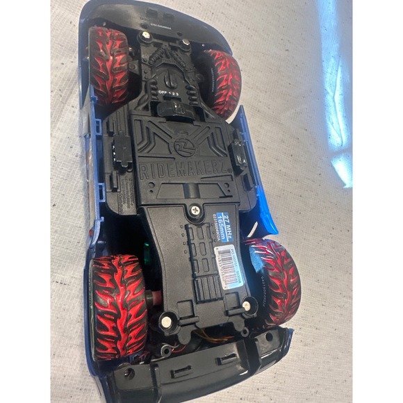 RideMakerz custom Marvel Avengers Corvette Remote Control Car no remote /key - Picture 6 of 7